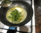Foto del paso 2 de la receta: Supremas de merluza en salsa de limón con guarnición de champiñones salteados