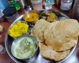पूरी आलू, मीठे चावल और पुदीना रायता रेसिपी चरण 11 फोटो