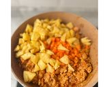 Foto langkah ke 2 dari resep Tom Yum Pineapple Fried Rice.