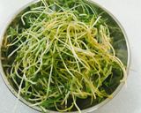 Hình bước làm 4 của món Trứng chiên rau mầm đậu xanh