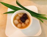 Hình bước làm 4 của món Chè hạt sen, nhãn, táo đỏ