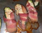 A picture of step 7 of KETO Jalapeño poppers with cream cheese and bacon.