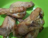 Foto langkah ke 1 dari resep Sayap ayam goreng Saus Korea.