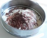 A picture of step 2 of Honey baked chocolate cake.