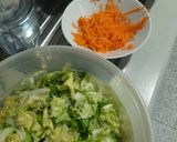 Foto del paso 3 de la receta: Ensalada vertical con tofu, alfalfa, salsa de soja y sésamo 🥗
