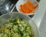 Foto del paso 3 de la receta: Ensalada vertical con tofu, alfalfa, salsa de soja y sésamo 🥗