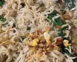 Foto langkah ke 3 dari resep Mie goreng udang rebon.