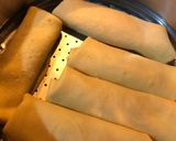 Foto langkah ke 3 dari resep Egg Chicken Roll.