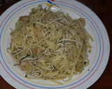 Foto del paso 3 de la receta: Tallarines con gambas y gulas
