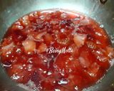 A picture of step 2 of Strawberry Puris.