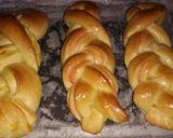 Foto langkah ke 5 dari resep Roti kepang.