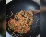 Foto langkah ke 4 dari resep Nasi Goreng Shirataki Ikan Tuna.