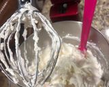 Hình bước làm 2 của món Dùng Cream Cheese trang trí bánh (cheese cake decoration)