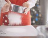 Christmas Strawberry and White Chocolate Mousse CakeRecipe video recipe step 2 photo