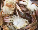 Gambar langkah 2 resipi Ketam Goreng Sambal.