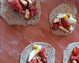 Foto del paso 2 de la receta: Empanadas caprese con masa casera