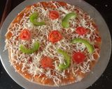 થીન પીઝા (Thin pizza recipe in Gujarati) રેસીપી સ્ટેપ3ફોટો