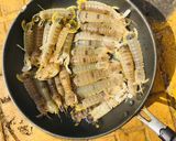 Hình bước làm 1 của món Tôm tích hấp biaMuối ớt xanh