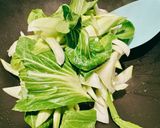 Hình bước làm 3 của món Bún Gạo Xào Ức Gà Xé & Cải Thìa