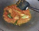 Foto langkah ke 2 dari resep Kerang saus Pedas Manis.