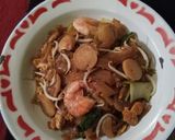Foto langkah ke 7 dari resep Kwetiau Goreng Seafood.