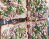A picture of step 3 of Melted cheese sandwiches#Weekly Jikoni Challenge.