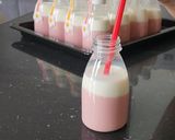 Foto langkah ke 4 dari resep Puding Sedot Strawberry.