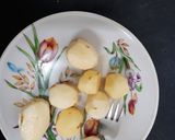 A picture of step 1 of Dum aloo.