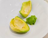 Foto langkah ke 1 dari resep Avocado Chocolate Truffle.