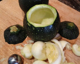 Foto del paso 1 de la receta: Calabacines rellenos vegetarianos