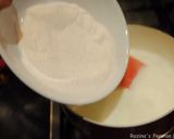 A picture of step 2 of Persian rice flour pudding (Fereni).