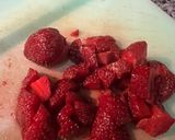 Foto langkah ke 2 dari resep Korean Strawberry Milk Chessee.