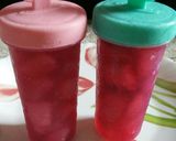 A picture of step 5 of Frozen Muskmelon Pepsicles in RoohAfza.