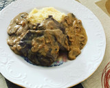 Foto del paso 12 de la receta: Solomillo de ternera en salsa de setas y puré de patata
