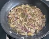 A picture of step 1 of Crispy Red Onion.