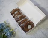 Foto langkah ke 7 dari resep Bolu karamel mini (kue sarang semut).