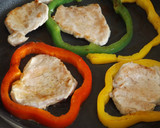 Foto del paso 1 de la receta: Bocadillo de solomillo de cerdo pimientos y tortilla
