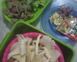 Foto langkah ke 1 dari resep Tumis jamur tiram dan pokcoy.