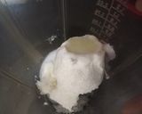 A picture of step 1 of KitKat Vanilla ThickShake.