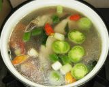 Foto langkah ke 6 dari resep Sop ikan kakap putih bening.