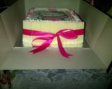 Foto langkah ke 4 dari resep Birthday cake Hello Kitty dengan cara membuat gambarnya.