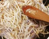 Foto del paso 2 de la receta: Revuelto rápido de carne de cerdo y brotes de soja