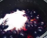 Foto del paso 2 de la receta: Mermelada de cerezas y ciruelas rojas