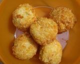 Foto langkah ke 8 dari resep Bola bola kentang isi telur puyuh mpasi 1y+.