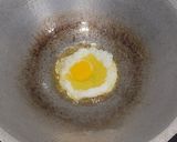 Foto langkah ke 1 dari resep Telur Goreng Mentega.