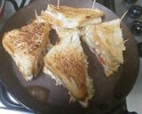 A picture of step 6 of Chicken & veg mayonnaise cheese sandwich.