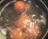 Foto del paso 1 de la receta: Guisantes con huevo cocido (receta tupper)