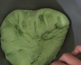 Foto langkah ke 3 dari resep Roti Sobek Pandan Isi Coklat Wijen.