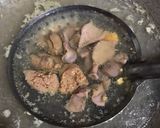 Hình bước làm 2 của món Lòng gà trứng non xào măng Tây