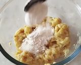 Foto langkah ke 2 dari resep Banana Cheese Bomb.